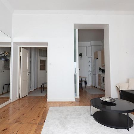 Idyllinen Valoisa Huoneisto Ullanlinnassa. Helsinki Esterno foto