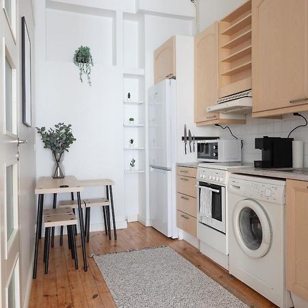 Idyllinen Valoisa Huoneisto Ullanlinnassa. Helsinki Esterno foto