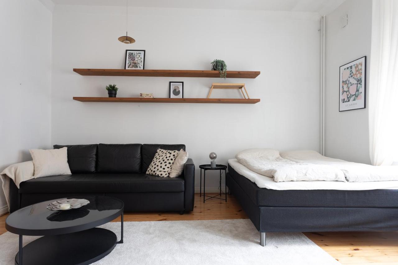 Idyllinen Valoisa Huoneisto Ullanlinnassa. Helsinki Esterno foto